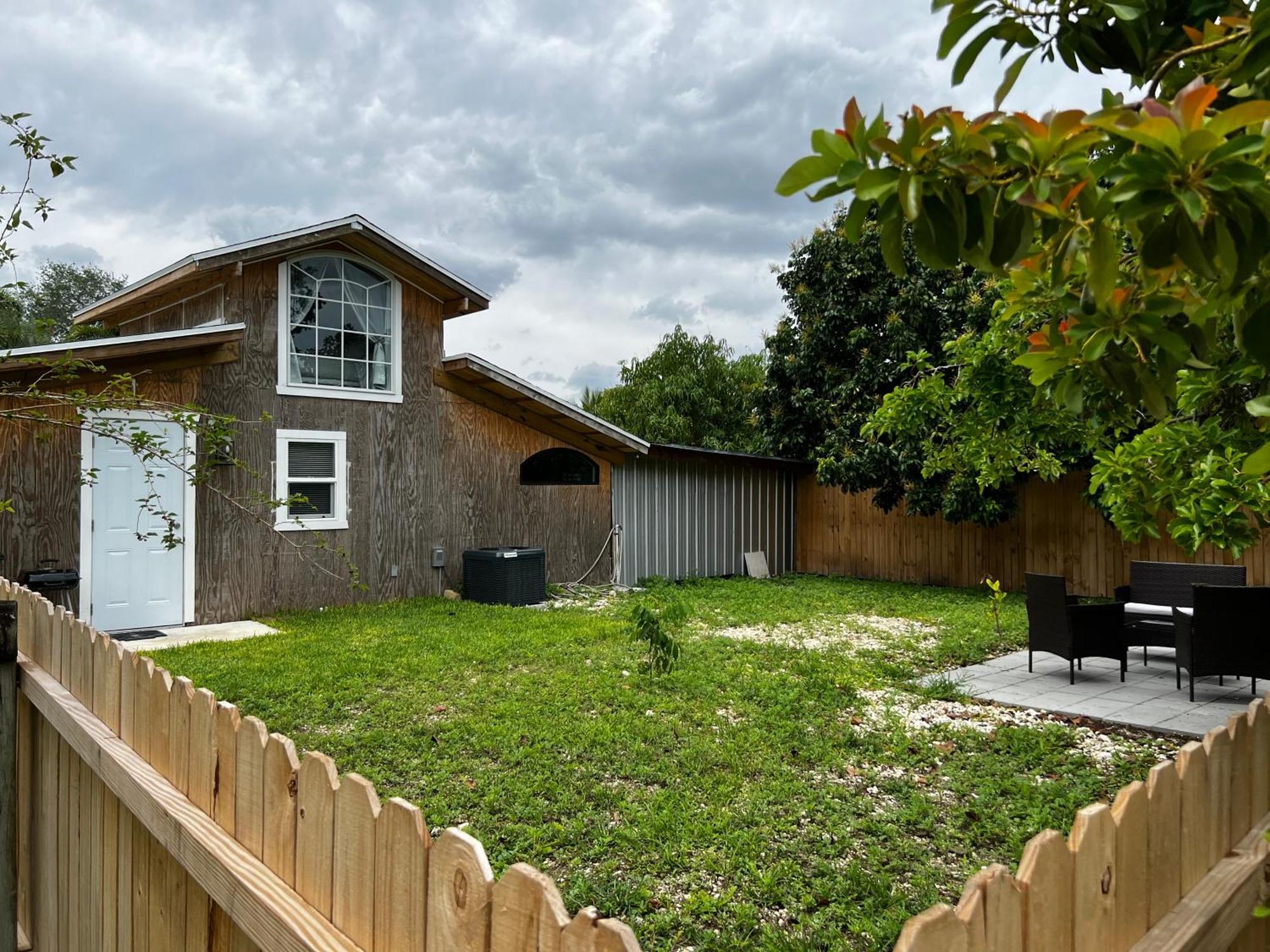 Maria'S Tiny Barn Guest House Homestead Exterior foto